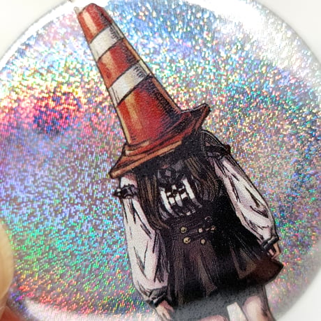 《おもしろ雑貨》ホログラム缶バッジ44mm　カラーコーンを被ってみた/SNS・インスタ映え/ウケ狙い/ギャググッズ
