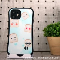 《iPhone16シリーズ取扱い開始》iPhoneケース　衝撃吸収グリップケース　かわいい食パンのパターン
