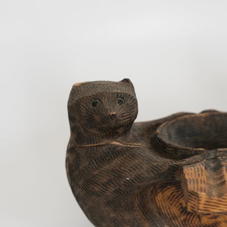 WOOD CARVING BEAR (D)
