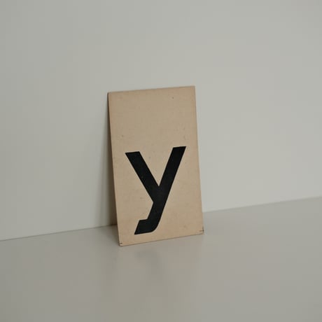 CARD (y)