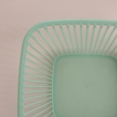 PLASTIC BASKET (B)
