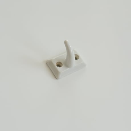 CERAMIC HOOK