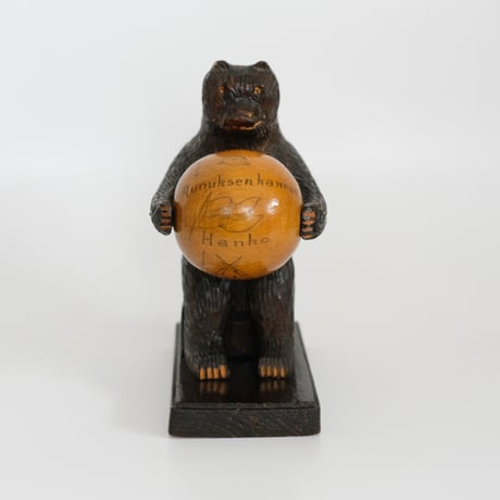 WOOD CARVING BEAR (C)