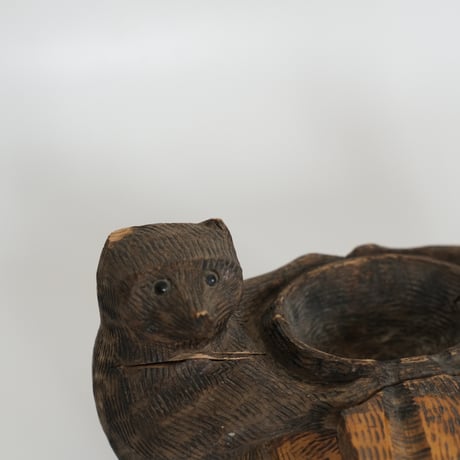 WOOD CARVING BEAR (D)