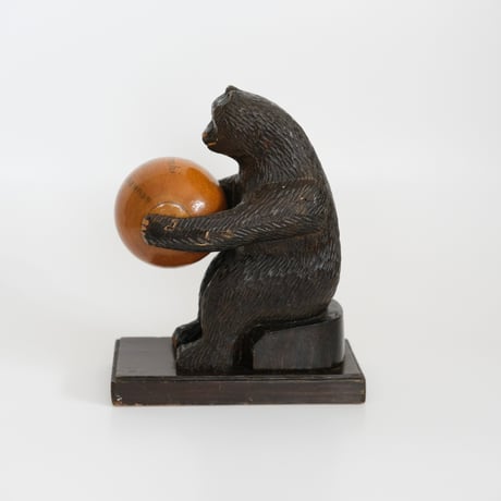 WOOD CARVING BEAR (C)