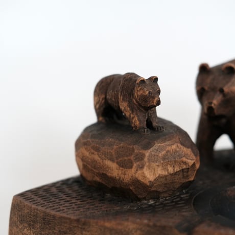 WOOD CARVING BEAR (A)