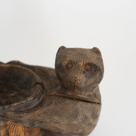 WOOD CARVING BEAR (D)