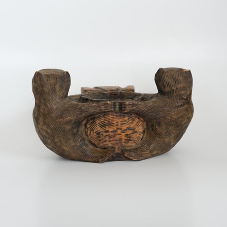WOOD CARVING BEAR (D)
