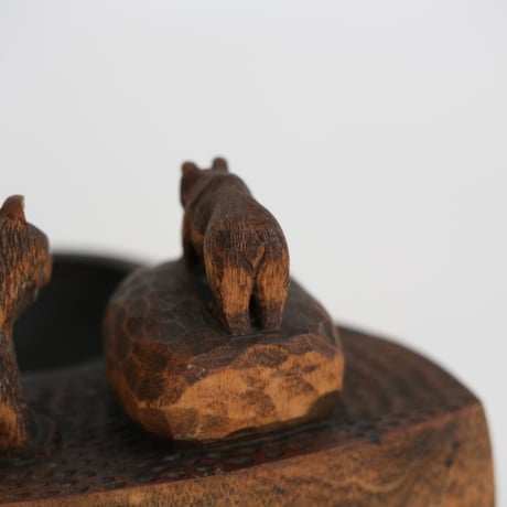 WOOD CARVING BEAR (A)