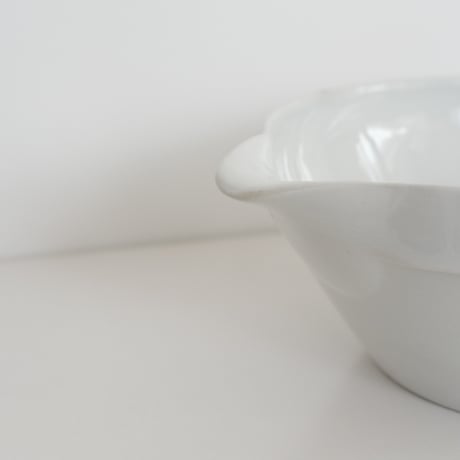ARABIA LIPPED BOWL
