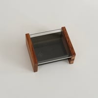 YKI NUMMI ACRYLIC/TEAK CASE