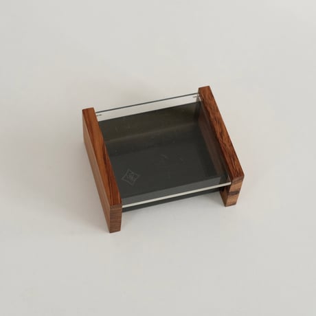YKI NUMMI ACRYLIC/TEAK CASE
