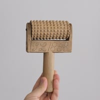 WOODEN ROLLER