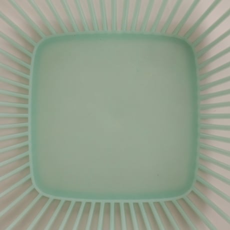 PLASTIC BASKET (B)