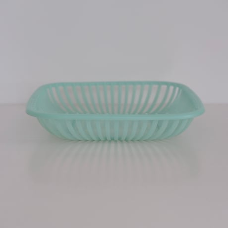 PLASTIC BASKET (B)