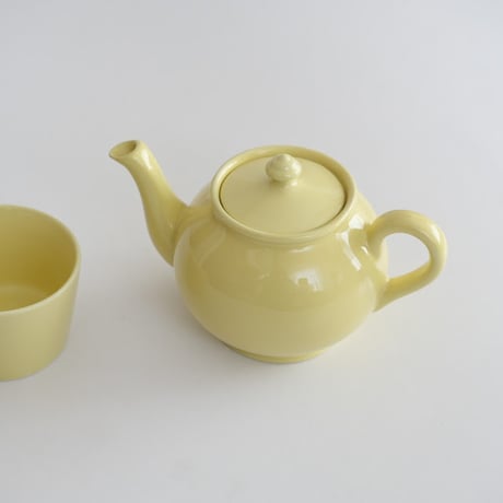 ARABIA YELLOW TEA POT