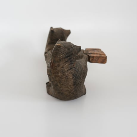 WOOD CARVING BEAR (D)