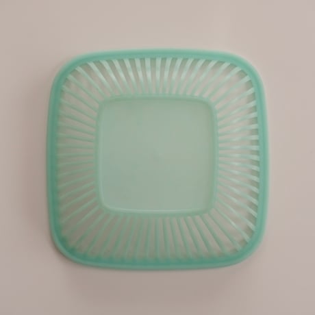 PLASTIC BASKET (B)