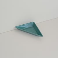 TRIANGULAR PLATE