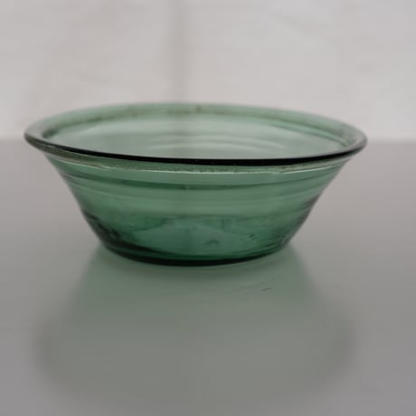 GLASS BOWL (C)