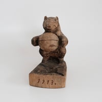 WOOD CARVING BEAR (B)