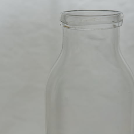 GLASS BOTTLE