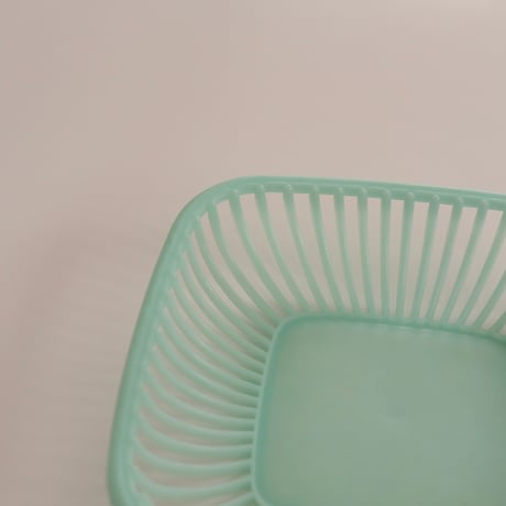 PLASTIC BASKET (B)