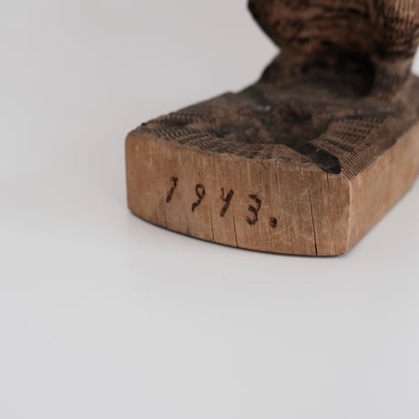 WOOD CARVING BEAR (B)