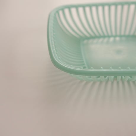 PLASTIC BASKET (B)