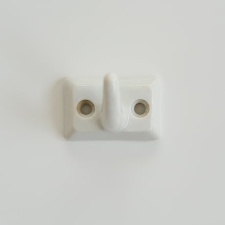 CERAMIC HOOK