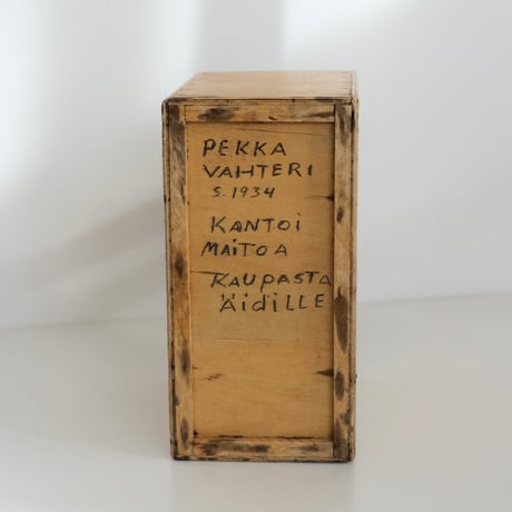 VALIO MILK BOTTLE WITH WOODEN CASE