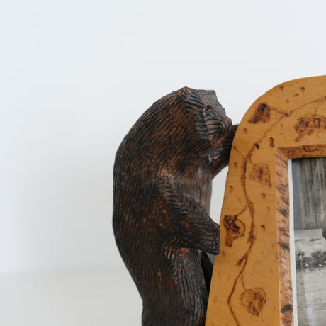 FINNISH WOODEN BEAR / PHOTO STAND