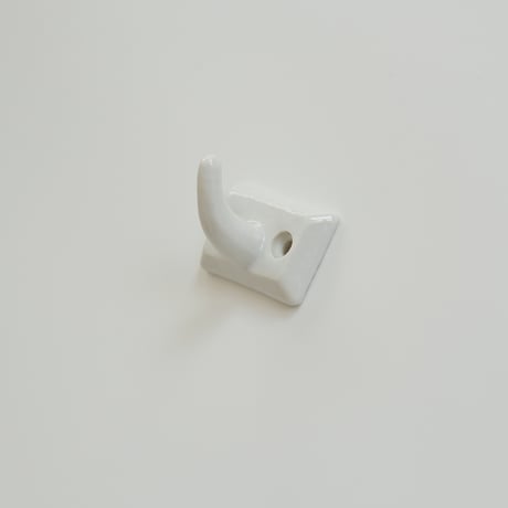 CERAMIC HOOK