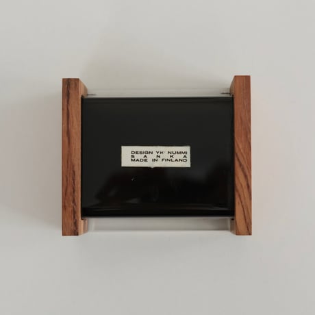 YKI NUMMI ACRYLIC/TEAK CASE
