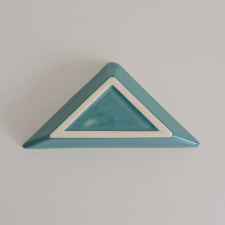 TRIANGULAR PLATE