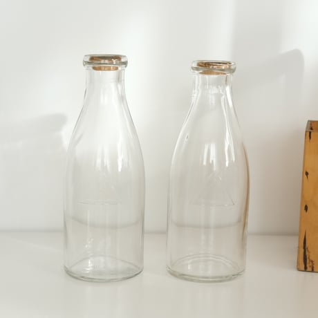 VALIO MILK BOTTLE WITH WOODEN CASE