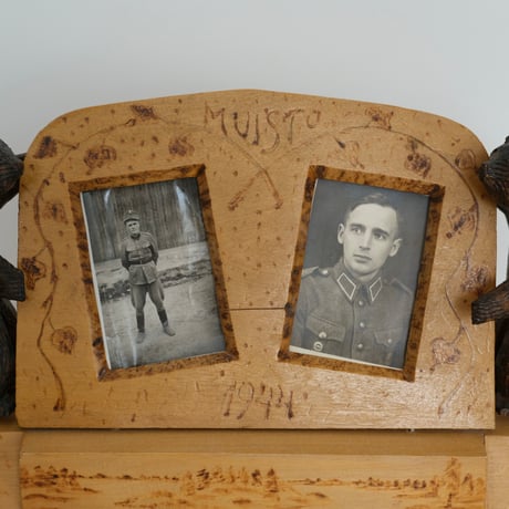 FINNISH WOODEN BEAR / PHOTO STAND