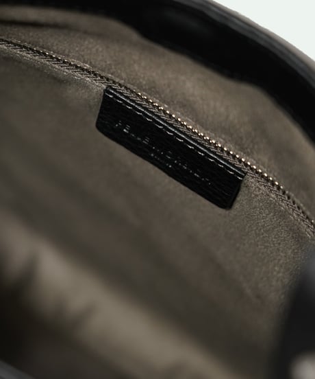 PELLE MORBIDA ／ エンボス ワンハンドル バッグ  S BLACK
