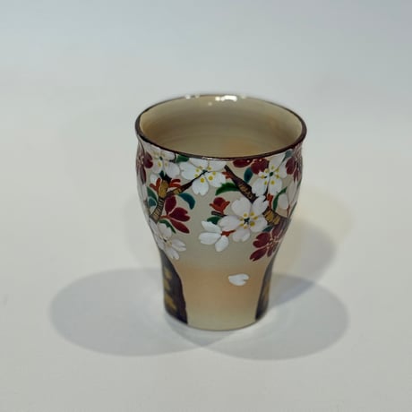 陶器の湯呑み　満開桜くびれ