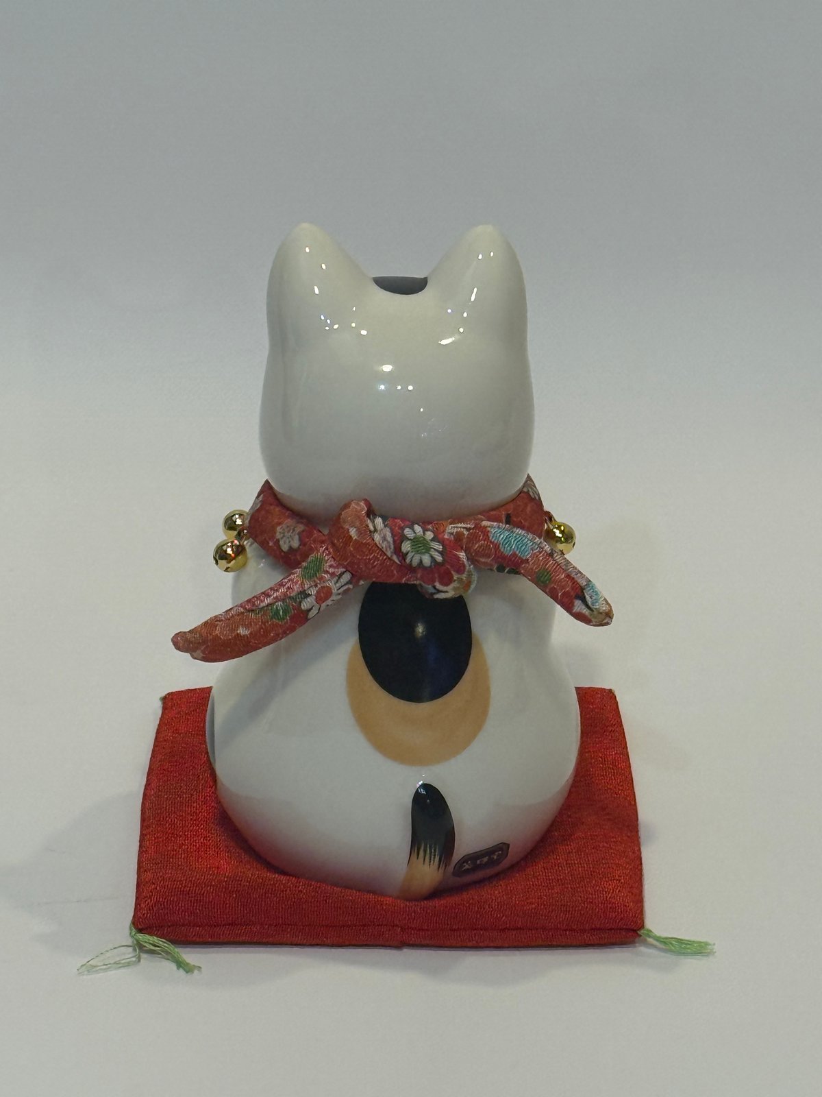 陶器の置物、おねがい猫 | 京風堂 ｜京都｜工芸｜組子｜体験｜交流｜