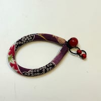 ちりめんブレスレット　紫系