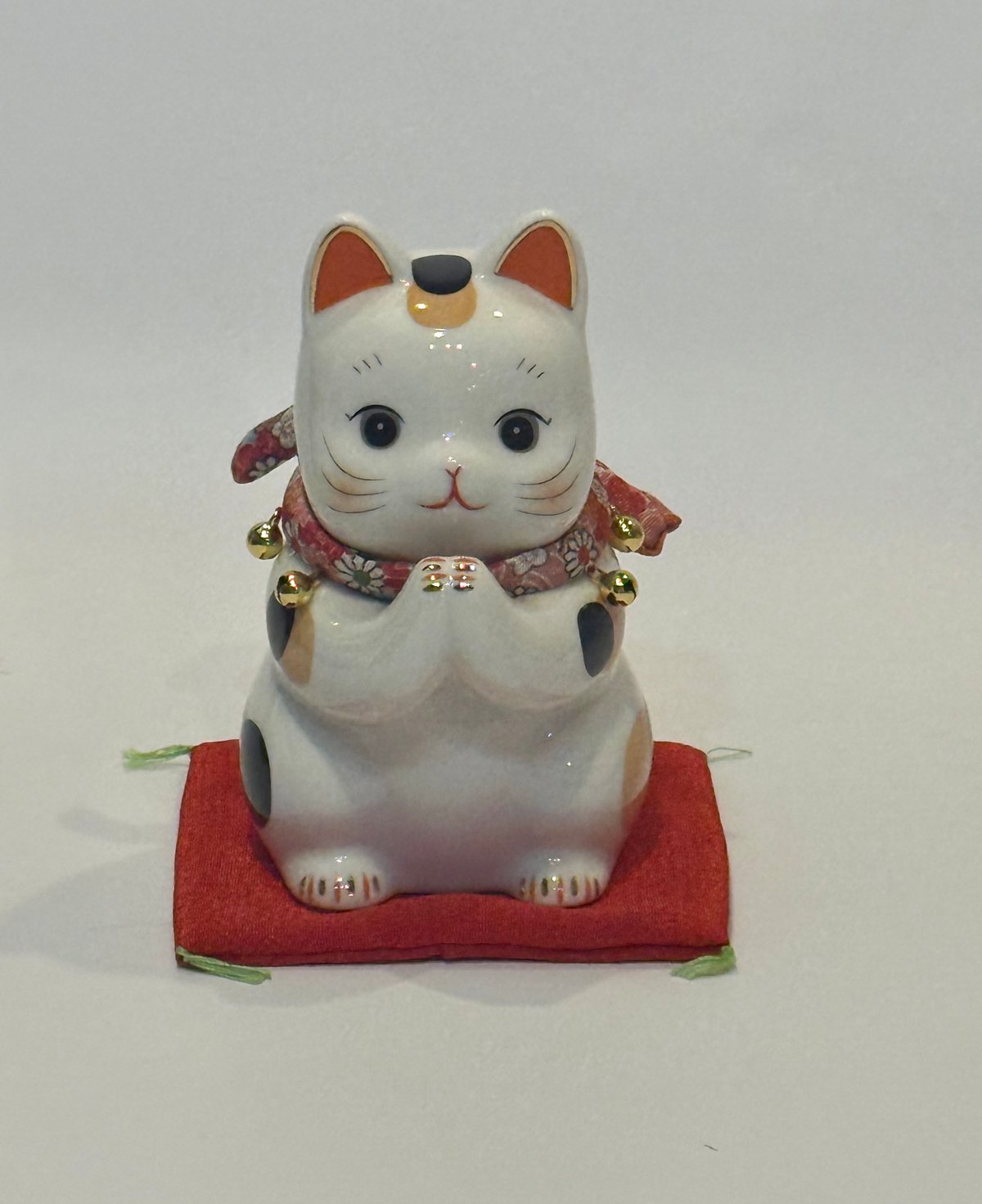 猫　陶器置物１０体 陶器の置物、おねがい猫 | 京風堂 ｜京都｜工芸｜組子｜体験｜交流｜