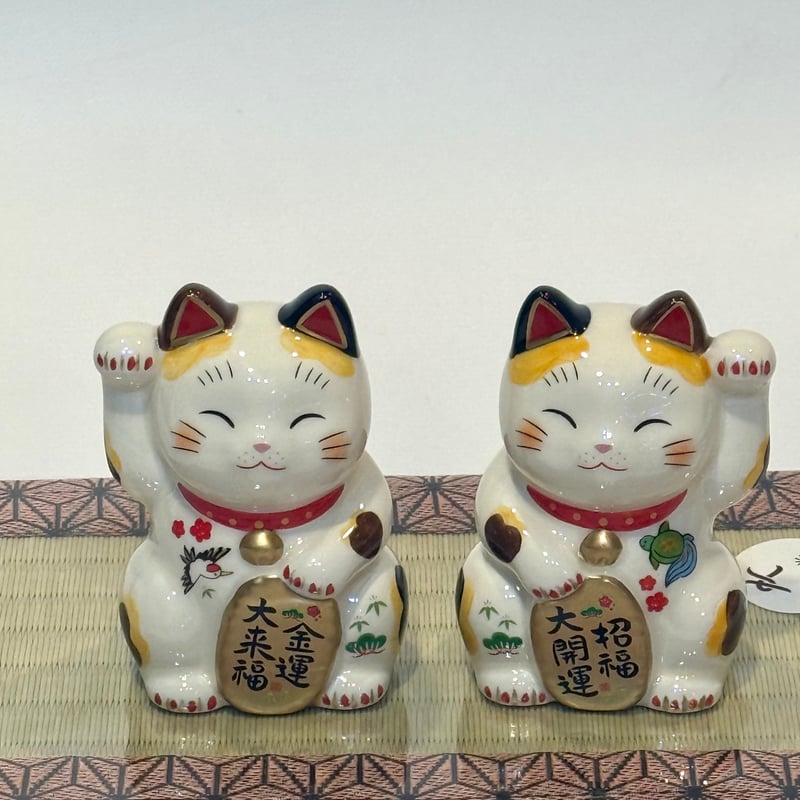 （トモ）　招き猫 陶器製乙川人形 アンティーク幸運を呼ぶ 乙川人形の招き猫 : アート.ギヤラリー六本木 - 通販 - Yahoo!ショッピング