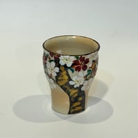 陶器の湯呑み　満開桜くびれ
