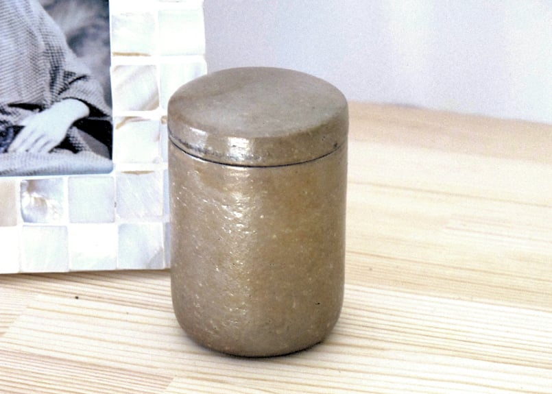 信楽焼のミニ骨壷 INORI 満天 約30ml 陶器製 ミニ 骨壺 遺骨 分骨 手元