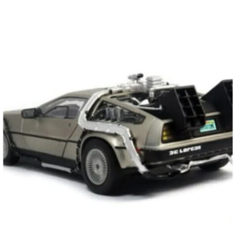 デロリアン DMC-12 1/18 バック・トゥーザ・フューチャー BTTF