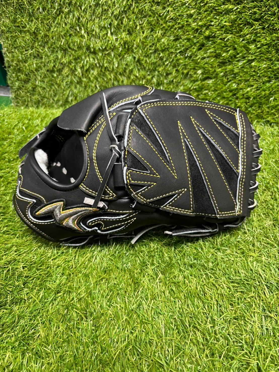 ノーリミット黒　硬式投手用 NoLimit-ノーリミット硬式投手用右投げ | ミチイスポーツ公式