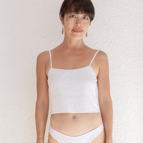 バンブーコットン カップポケット付き クロップド丈 キャミソール（白）Bamboo cotton Cropped Camisole (White)