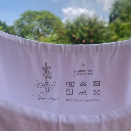 バンブーコットン カップポケット付き クロップド丈 キャミソール（白）Bamboo cotton Cropped Camisole (White)