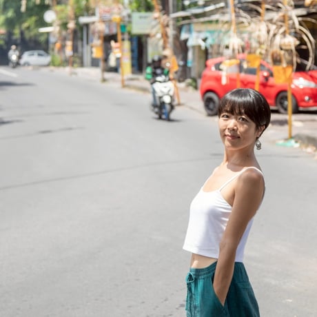 バンブーコットン カップポケット付き クロップド丈 キャミソール（白）Bamboo cotton Cropped Camisole (White)